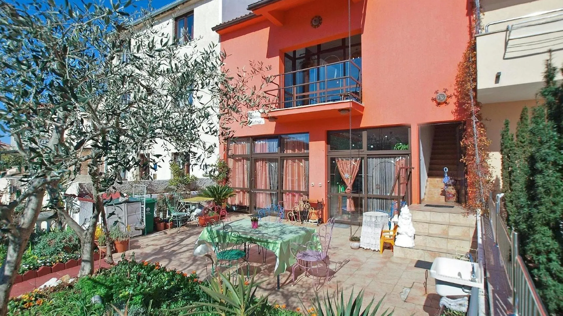 Ferienwohnung Fuer 2 Personen Ca 18 Qm In Pula, Istrien Istrische Riviera contacts